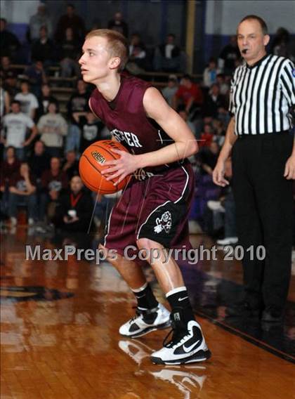 Thumbnail 2 in Meridian vs. Sesser-Valier (IHSA Class 1A Sectional Championship) photogallery.