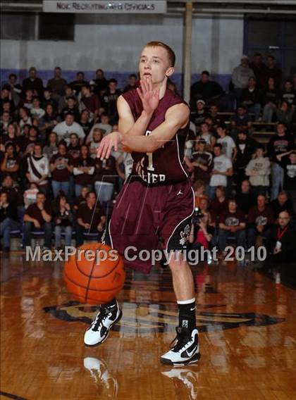 Thumbnail 1 in Meridian vs. Sesser-Valier (IHSA Class 1A Sectional Championship) photogallery.