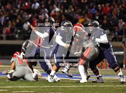 Thumbnail 3 in St. John Bosco vs. Mater Dei (CIF SS DIV 1 Final) photogallery.