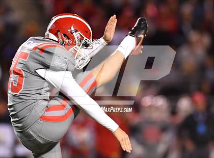 Thumbnail 3 in St. John Bosco vs. Mater Dei (CIF SS DIV 1 Final) photogallery.