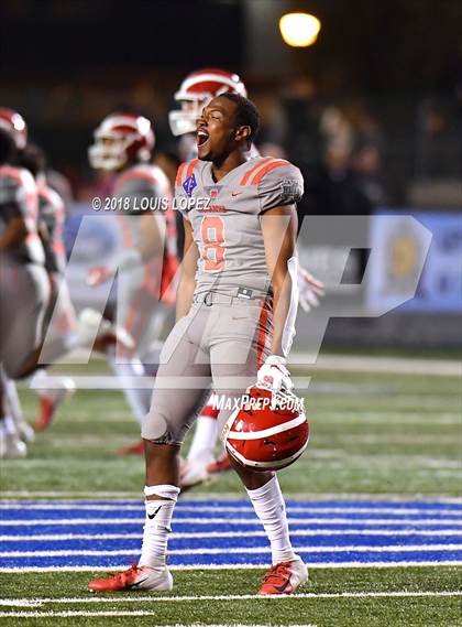 Thumbnail 3 in St. John Bosco vs. Mater Dei (CIF SS DIV 1 Final) photogallery.