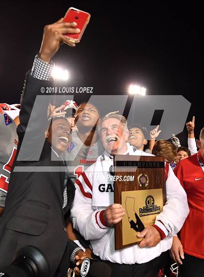Thumbnail 3 in St. John Bosco vs. Mater Dei (CIF SS DIV 1 Final) photogallery.