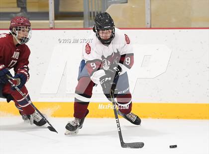 Thumbnail 3 in Loomis Chaffee vs. Avon Old Farms (Avon Jamboree) photogallery.