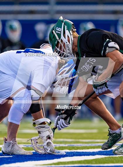 Thumbnail 2 in St. Xavier vs. Mason (OHSAA Division 1 Region 4 Regional Final) photogallery.