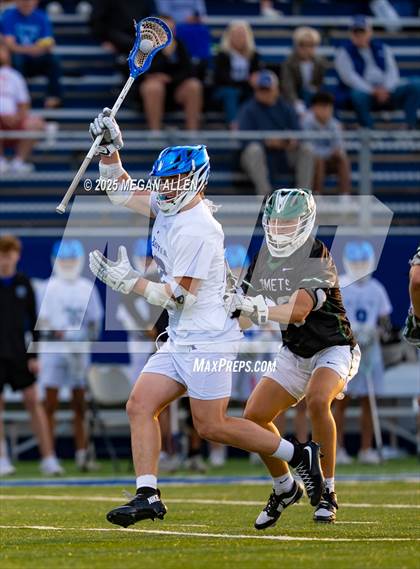 Thumbnail 1 in St. Xavier vs. Mason (OHSAA Division 1 Region 4 Regional Final) photogallery.