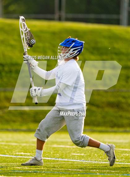 Thumbnail 2 in St. Xavier vs. Mason (OHSAA Division 1 Region 4 Regional Final) photogallery.