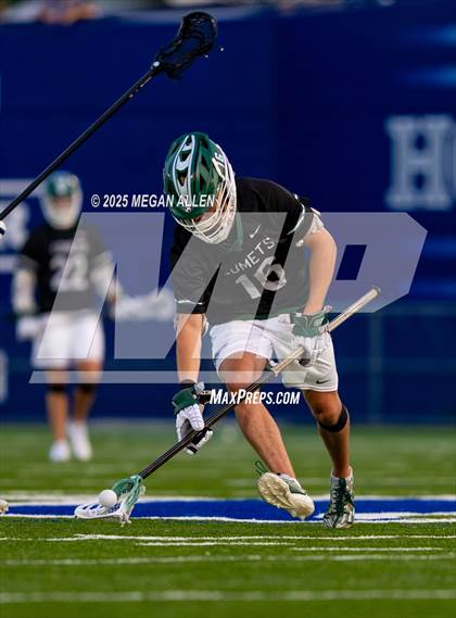 Thumbnail 3 in St. Xavier vs. Mason (OHSAA Division 1 Region 4 Regional Final) photogallery.