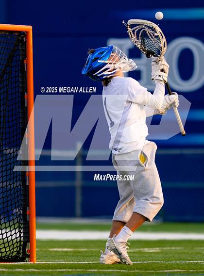 Thumbnail 3 in St. Xavier vs. Mason (OHSAA Division 1 Region 4 Regional Final) photogallery.