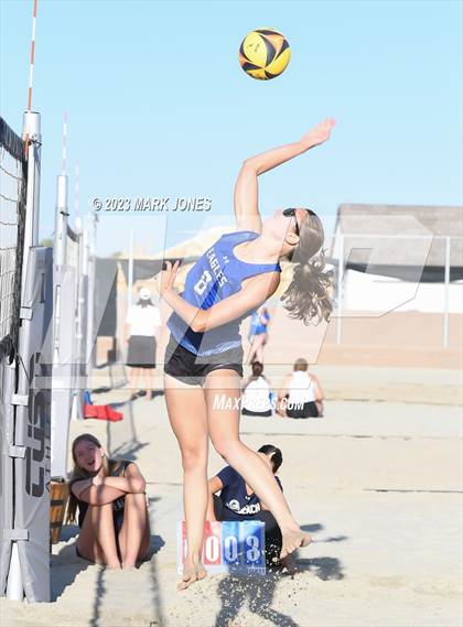 Thumbnail 1 in O'Connor vs. Millennium (AIA DI Pairs Semifinal) photogallery.