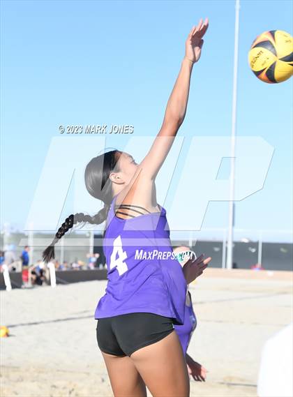 Thumbnail 3 in O'Connor vs. Millennium (AIA DI Pairs Semifinal) photogallery.