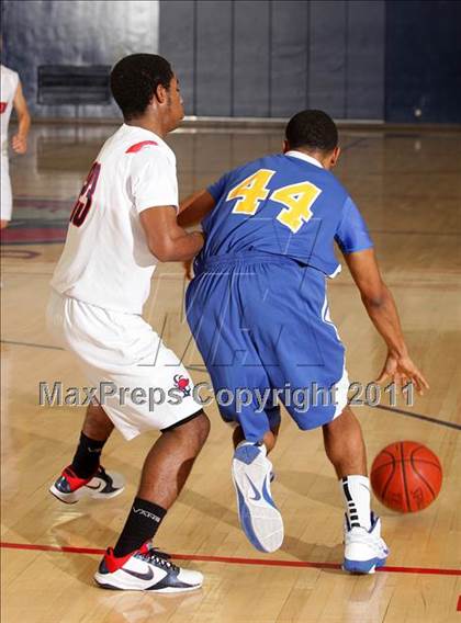 Thumbnail 1 in Verbum Dei @ Bellarmine-Jefferson photogallery.