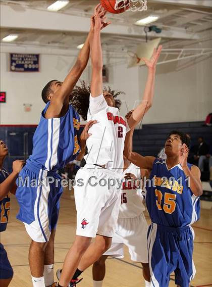 Thumbnail 2 in Verbum Dei @ Bellarmine-Jefferson photogallery.