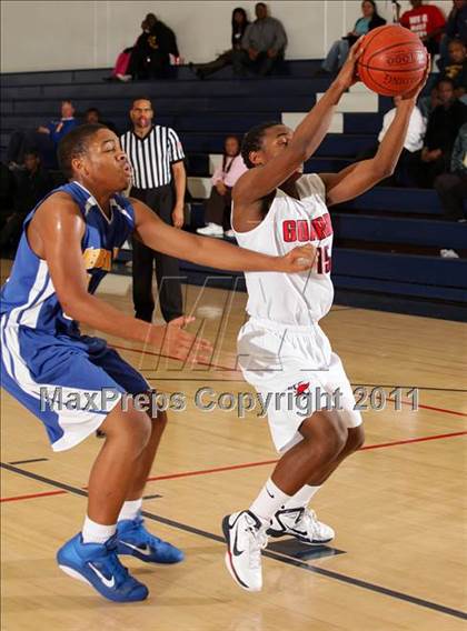 Thumbnail 3 in Verbum Dei @ Bellarmine-Jefferson photogallery.