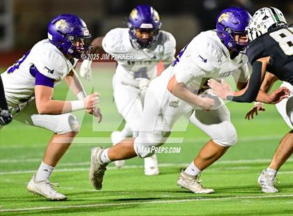 Thumbnail 1 in Shiner vs. Junction (UIL 2A D2 Football Quarterfinal) photogallery.