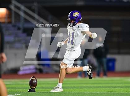 Thumbnail 2 in Shiner vs. Junction (UIL 2A D2 Football Quarterfinal) photogallery.