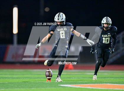 Thumbnail 2 in Shiner vs. Junction (UIL 2A D2 Football Quarterfinal) photogallery.