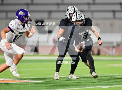 Thumbnail 3 in Shiner vs. Junction (UIL 2A D2 Football Quarterfinal) photogallery.