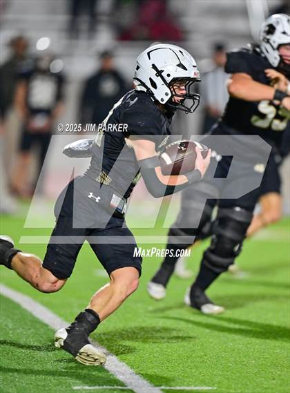 Thumbnail 2 in Shiner vs. Junction (UIL 2A D2 Football Quarterfinal) photogallery.