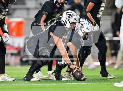 Thumbnail 1 in Shiner vs. Junction (UIL 2A D2 Football Quarterfinal) photogallery.