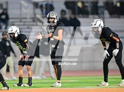 Thumbnail 3 in Shiner vs. Junction (UIL 2A D2 Football Quarterfinal) photogallery.