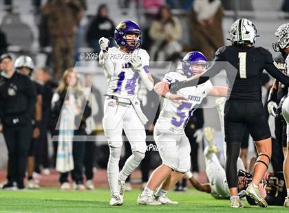 Thumbnail 1 in Shiner vs. Junction (UIL 2A D2 Football Quarterfinal) photogallery.