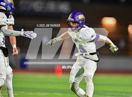 Thumbnail 1 in Shiner vs. Junction (UIL 2A D2 Football Quarterfinal) photogallery.