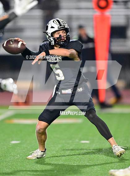 Thumbnail 1 in Shiner vs. Junction (UIL 2A D2 Football Quarterfinal) photogallery.