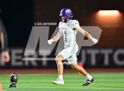 Thumbnail 1 in Shiner vs. Junction (UIL 2A D2 Football Quarterfinal) photogallery.