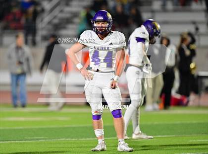 Thumbnail 3 in Shiner vs. Junction (UIL 2A D2 Football Quarterfinal) photogallery.