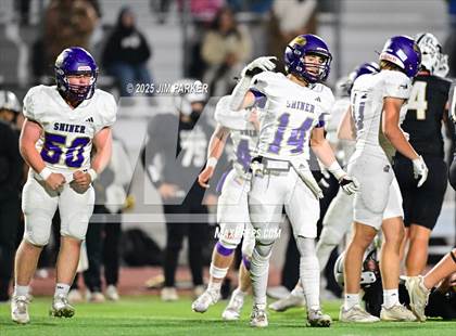 Thumbnail 3 in Shiner vs. Junction (UIL 2A D2 Football Quarterfinal) photogallery.