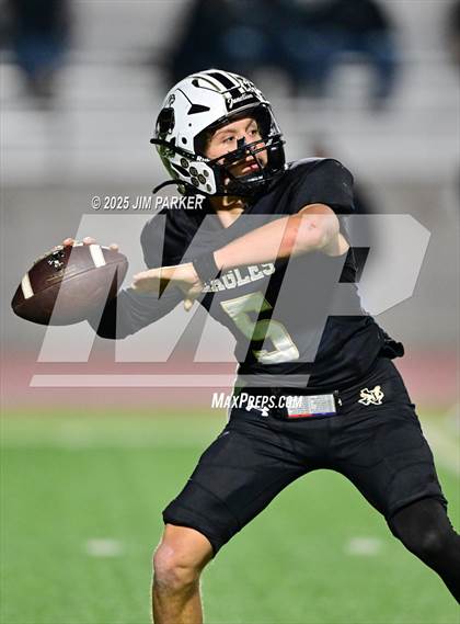 Thumbnail 1 in Shiner vs. Junction (UIL 2A D2 Football Quarterfinal) photogallery.