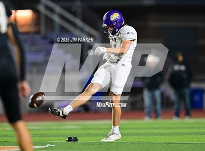 Thumbnail 3 in Shiner vs. Junction (UIL 2A D2 Football Quarterfinal) photogallery.