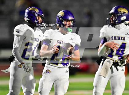 Thumbnail 3 in Shiner vs. Junction (UIL 2A D2 Football Quarterfinal) photogallery.