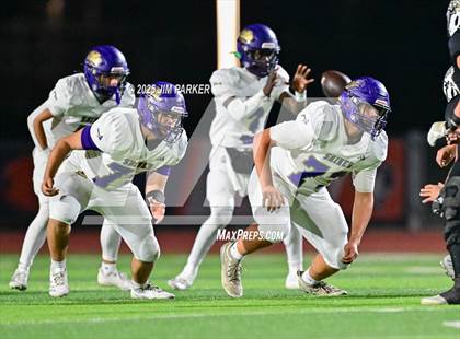 Thumbnail 3 in Shiner vs. Junction (UIL 2A D2 Football Quarterfinal) photogallery.