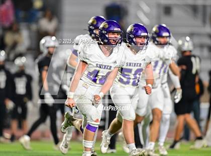 Thumbnail 2 in Shiner vs. Junction (UIL 2A D2 Football Quarterfinal) photogallery.