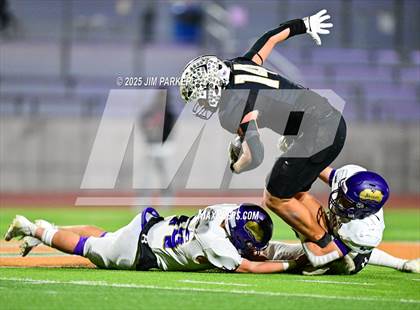 Thumbnail 2 in Shiner vs. Junction (UIL 2A D2 Football Quarterfinal) photogallery.