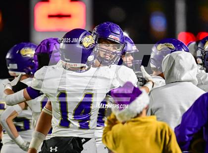 Thumbnail 1 in Shiner vs. Junction (UIL 2A D2 Football Quarterfinal) photogallery.
