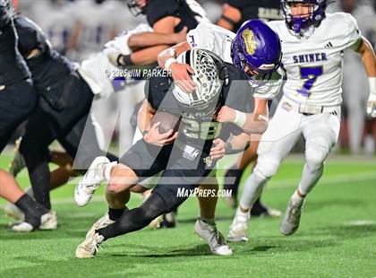 Thumbnail 2 in Shiner vs. Junction (UIL 2A D2 Football Quarterfinal) photogallery.