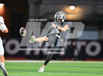 Thumbnail 2 in Shiner vs. Junction (UIL 2A D2 Football Quarterfinal) photogallery.
