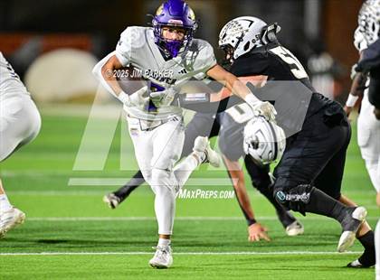 Thumbnail 3 in Shiner vs. Junction (UIL 2A D2 Football Quarterfinal) photogallery.