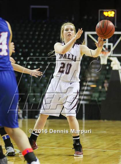 Thumbnail 2 in Idalia vs. Briggsdale (CHSAA 1A Final) photogallery.