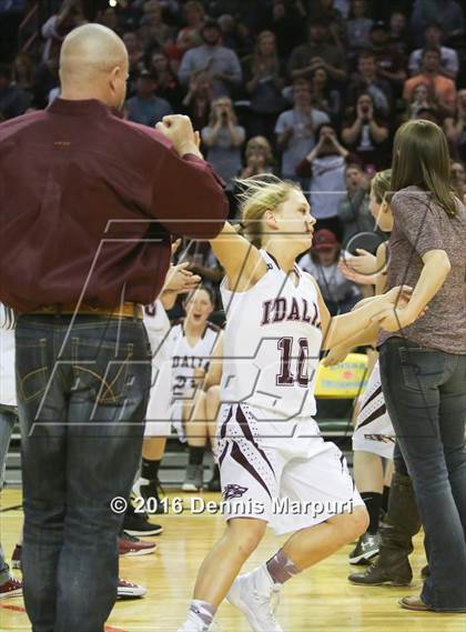 Thumbnail 1 in Idalia vs. Briggsdale (CHSAA 1A Final) photogallery.