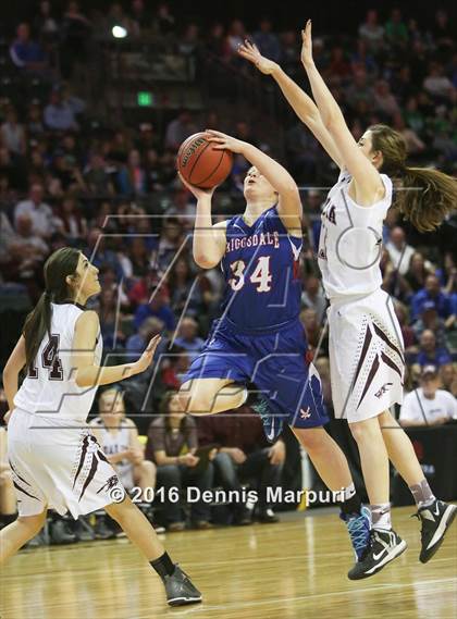 Thumbnail 2 in Idalia vs. Briggsdale (CHSAA 1A Final) photogallery.