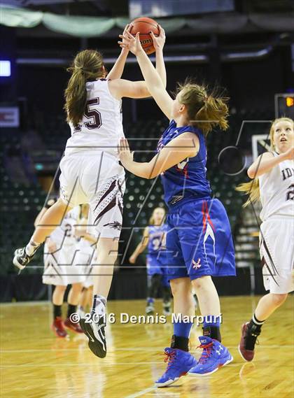 Thumbnail 3 in Idalia vs. Briggsdale (CHSAA 1A Final) photogallery.