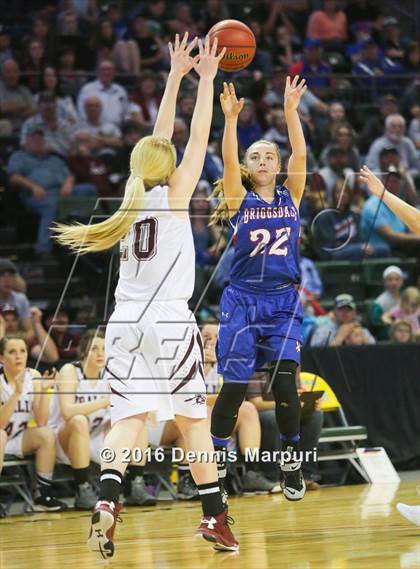 Thumbnail 3 in Idalia vs. Briggsdale (CHSAA 1A Final) photogallery.