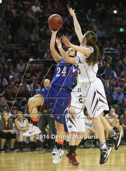 Thumbnail 2 in Idalia vs. Briggsdale (CHSAA 1A Final) photogallery.