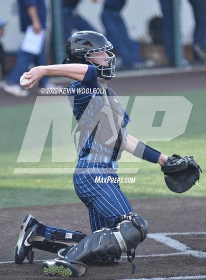 Thumbnail 2 in Nazareth Academy vs. Saint Ignatius College Prep photogallery.