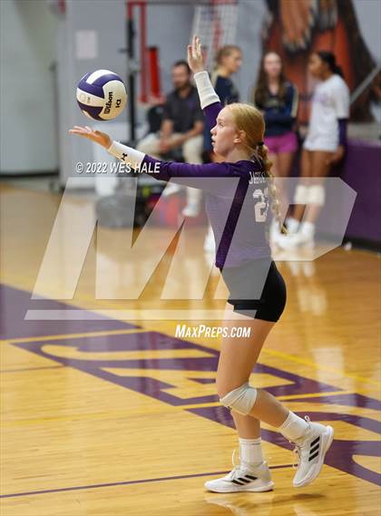 Thumbnail 1 in Arlington @ DeSoto Central photogallery.