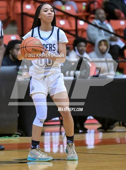 Thumbnail 3 in Braswell vs. Bell (Texas UIL 6A Regional Semifinal Playoff) photogallery.