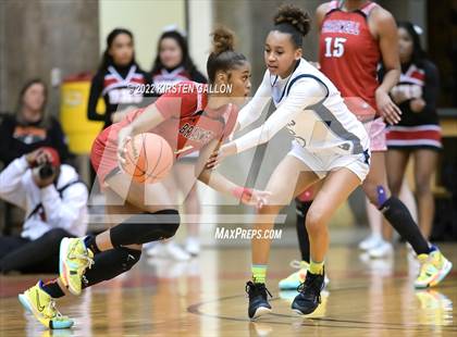 Thumbnail 3 in Braswell vs. Bell (Texas UIL 6A Regional Semifinal Playoff) photogallery.